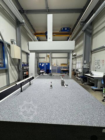 त्रि-निर्देशांकीय सीएनसी मापने की मशीन HEXAGON Hexagon Metrology Global Advantage F