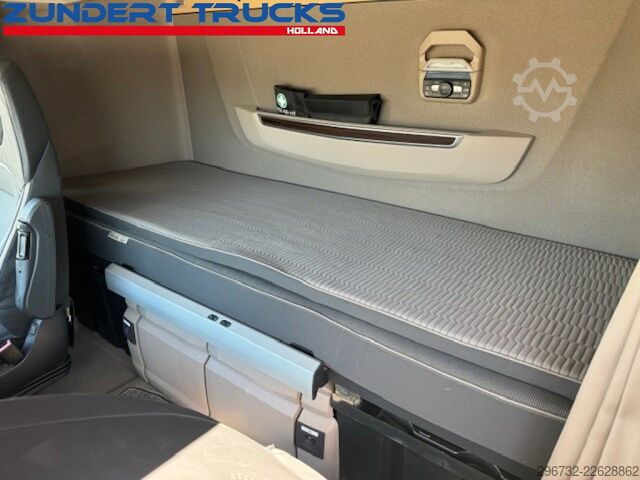 SZM tiêu chuẩn DAF XG 530 ,RETARDER ,STANDCLIMA ,LEATHER ,ALCOA'S ...