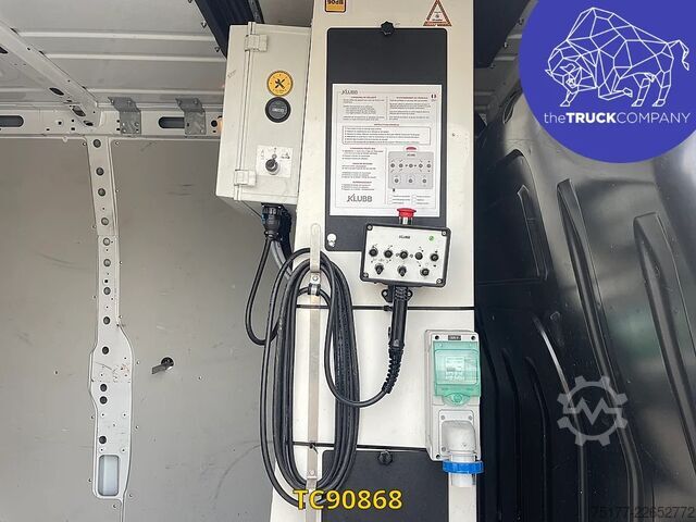Hebebühne Renault Master 145.35 Nacelle