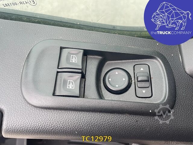 Plataforma elevadora Renault Master 145.35 klubb