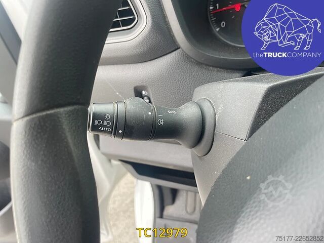 Plataforma elevadora Renault Master 145.35 klubb