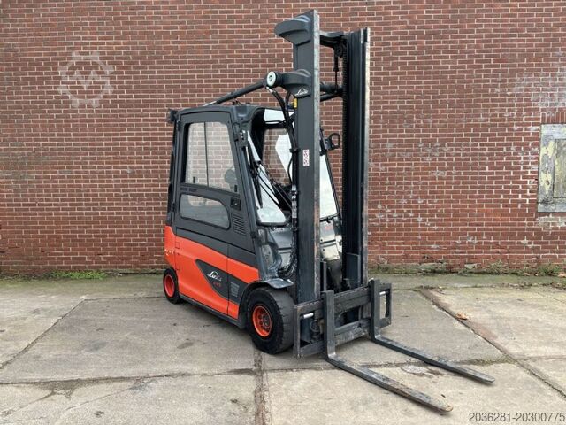 Carretilla eléctrica de 4 ruedas Linde E25L-01
