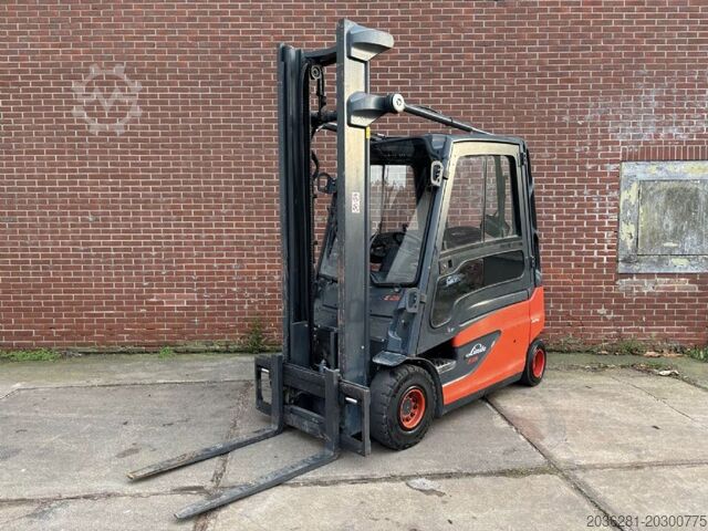 Carretilla eléctrica de 4 ruedas Linde E25L-01