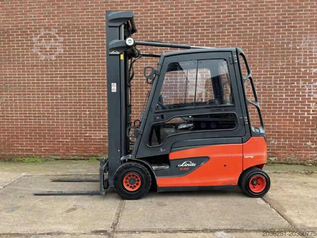 Carretilla eléctrica de 4 ruedas Linde E25L-01