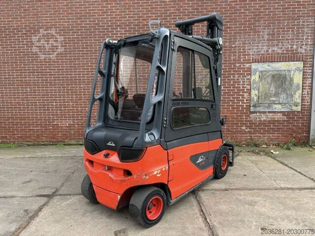 Carretilla eléctrica de 4 ruedas Linde E25L-01