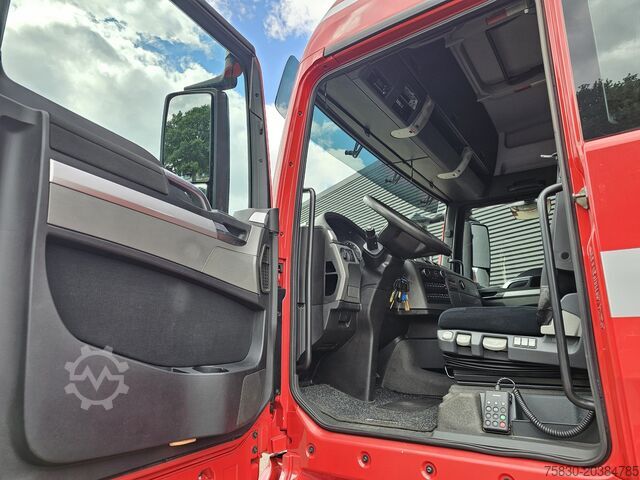 Autokrāna kravas automašīna MAN TGX 37.480 8x2-6 / HMF 85 t/m CRANE / KRAN