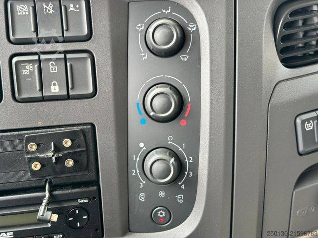 Skraldevogn DAF LF250 FA 4x2 Hutton  Papierschredder