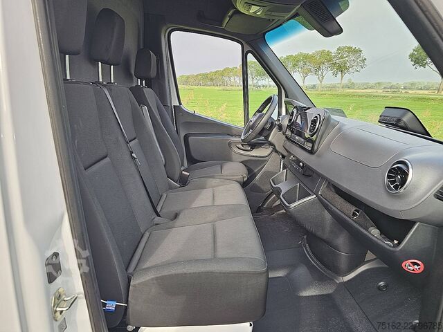 Gerabak stesen bumbung tinggi MERCEDES-BENZ ESPRINTER L3H2 81 kWh AC/DC