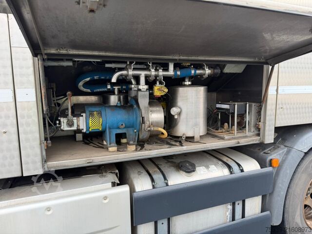 Autocisterna MAN TGS 26.500 6x2