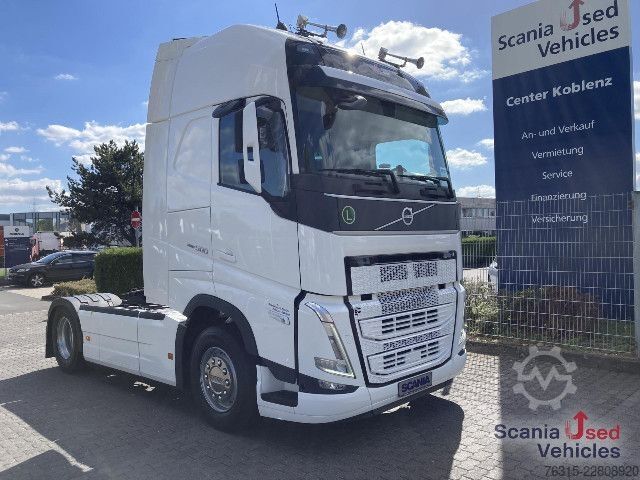 স্ট্যান্ডার্ড ট্রাক্টর ইউনিট Volvo FH 500 - Globetrotter XL - I-SAVE - 2x TANKs