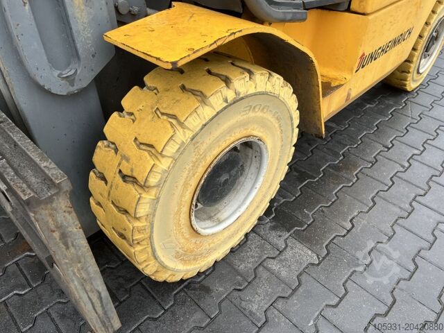 Nestekaasun trukit Jungheinrich TFG550