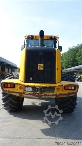 รถตักล้อยาง JCB 426 HT