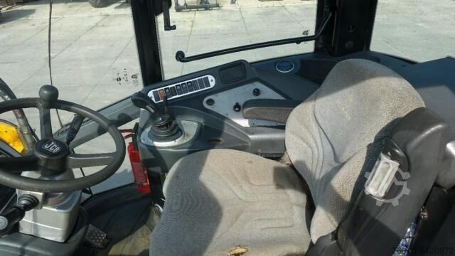 รถตักล้อยาง JCB 426 HT