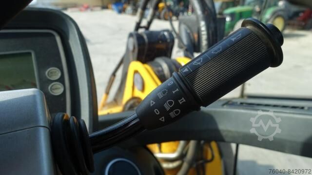 รถตักล้อยาง JCB 426 HT