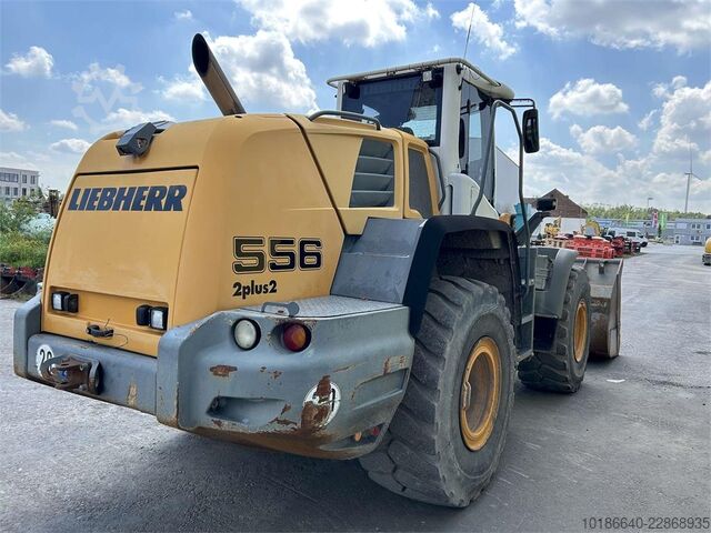  Liebherr L556