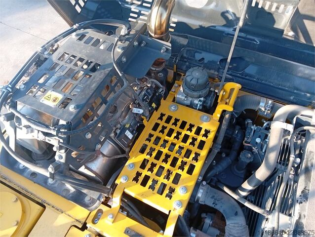  Komatsu PC210LC-11E0