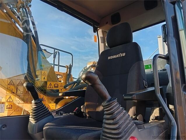  Komatsu PC210LC-11E0