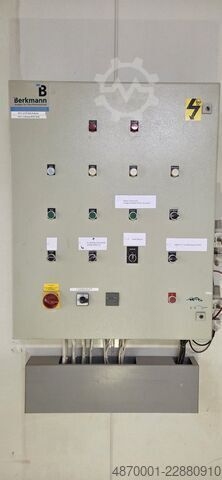 Instalação industrial de pintura / Cabine de pulverização BERKMANN Industrie-Lackieranlage / Sprit 2870/98 (gemäss Typenschild)