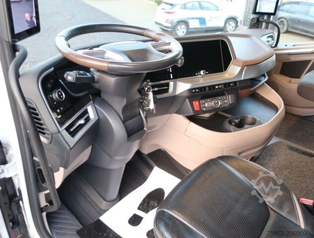 Standard tractor unit DAF XG+ 530 FT Intarder Leder LED Navi Standklima