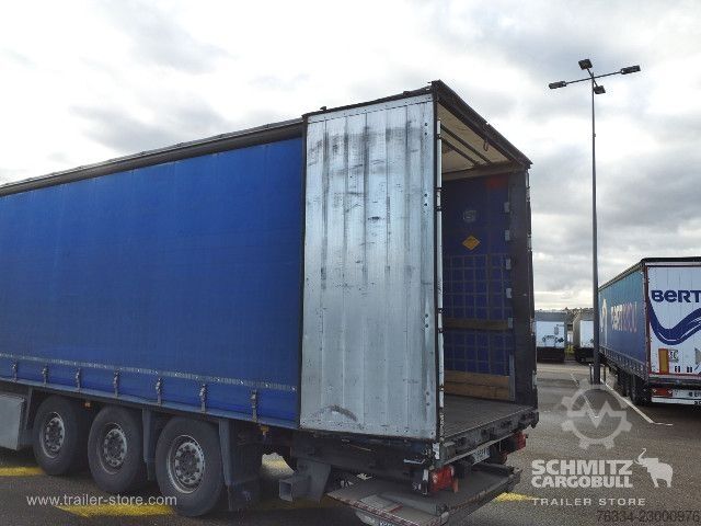 Semirimorchio con telone Schmitz Cargobull Semitrailer Curtainsider Standard Hayon
