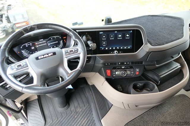 标准牵引车头 DAF XG 530 FT 4x2, Intarder, 2x Tank, Standklima