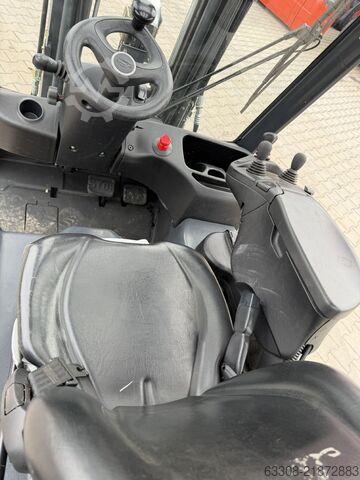 Električni viljuškar na 3 kotača Linde E16-02
