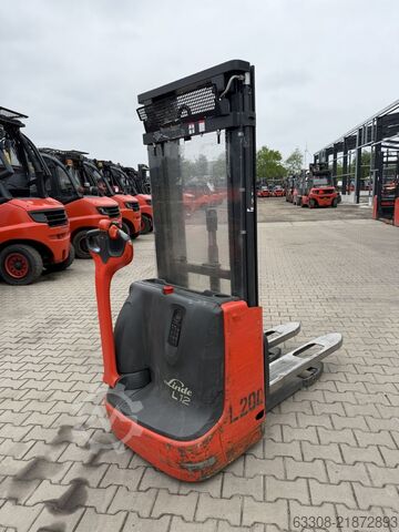 Manuālā krautuva Linde L12