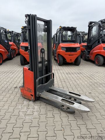 Manuālā krautuva Linde L12