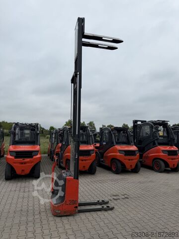Manuālā krautuva Linde L12