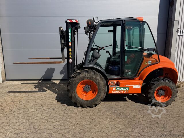 Off-road forklift AUSA C 250 H X4