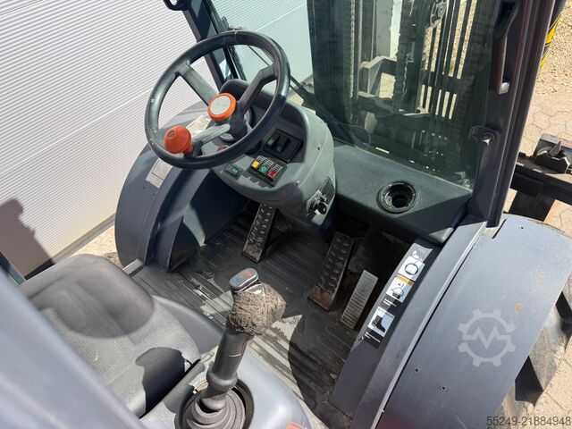 Off-road forklift AUSA C 250 H X4