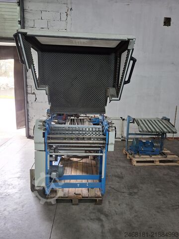 Unicut 740 snitter og pakkemaskin Unigraphica Unicut 740 i S-74-3