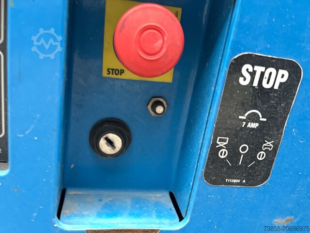 シザーリフトテーブル Genie GS-2032 (8 m)