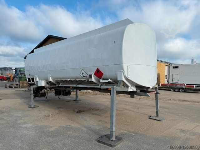 Cisterna kamion  HMK Bilcon 23.800 L ADR Tank