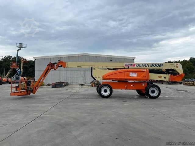 Ridicator cu braț articulat JLG 1250AJP