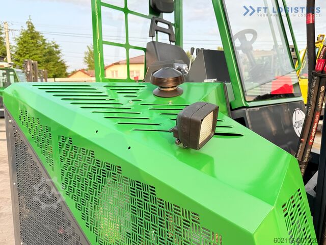 4ウェイ・フォークリフト Combilift C4000CB TRIPLEX 5200MM FREE-LIFT TOP 1