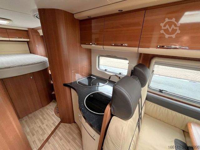 Integrált lakóautó LMC Explorer Comfortline 720G - Queens/Hubbett -