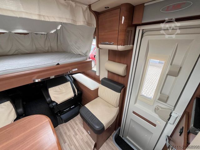 Integrált lakóautó LMC Explorer Comfortline 720G - Queens/Hubbett -