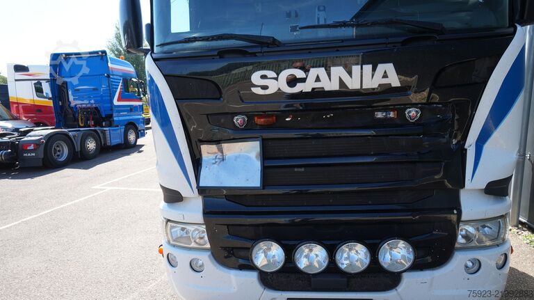 Estándar-SZM Scania R 450 tractor unit damaged front