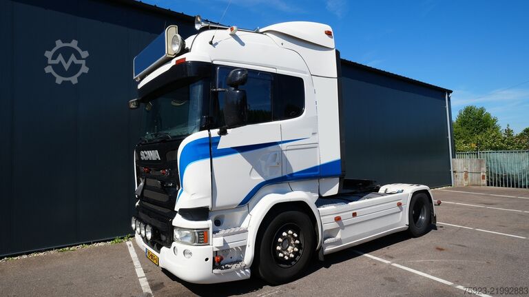 Estándar-SZM Scania R 450 tractor unit damaged front