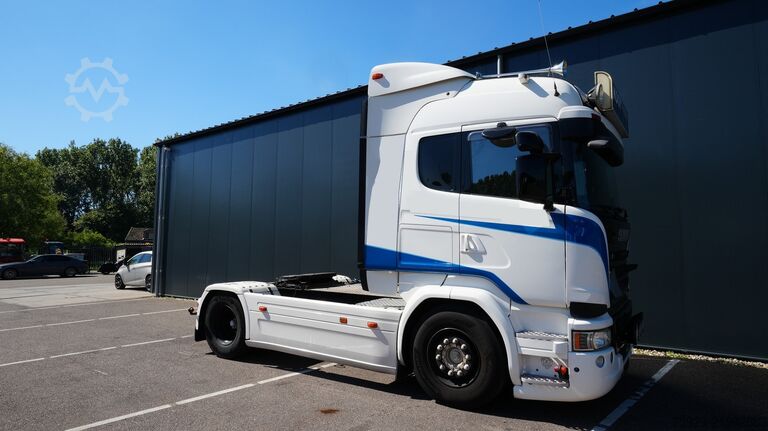 Estándar-SZM Scania R 450 tractor unit damaged front