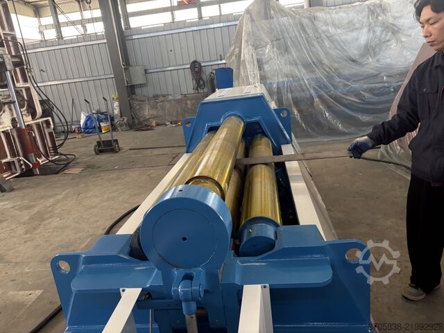  Nanjing Asia Machine Mfg. Co., Ltd. W12-8/2000 4-rollers rolling machine