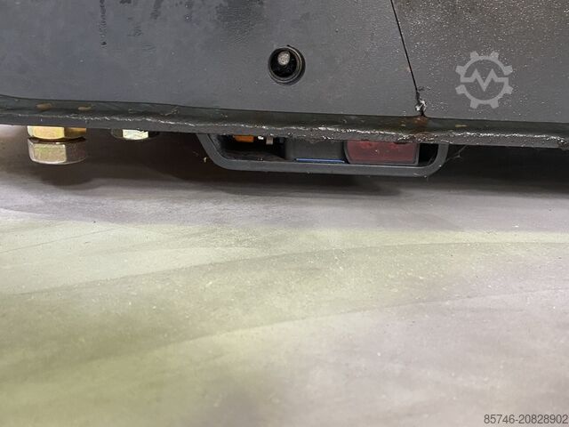 V ( 5213 ) Rail Guidance * NEW / Unused !!! LINDE V  ( 5213 ) Rail Guidance * NEW / Unused !!!