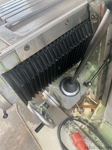 Mesin penggilingan Deckel FP2