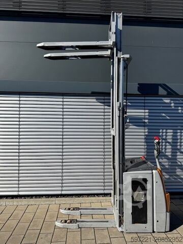 Apiladores de palés Still EXV14I Initalhub Triplex