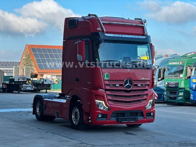 标准牵引车头 MERCEDES-BENZ Actros 1853 GigaSpace | Retarder | Mirror