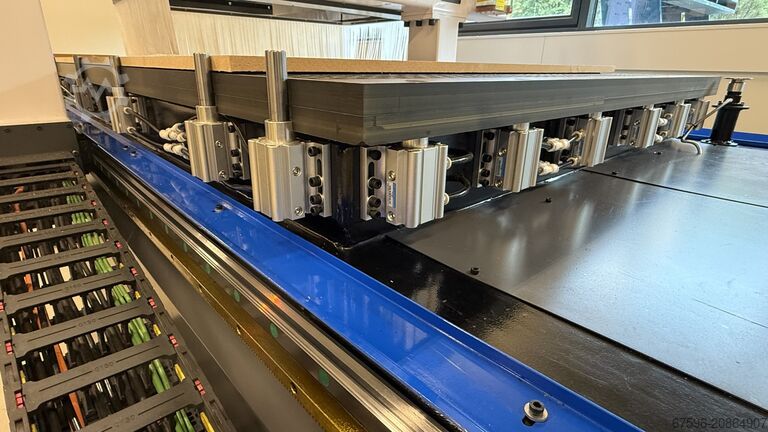 Bearbeitungszentrum DMA MACHINERY-ROUTERS EXPRESS1326-ATC