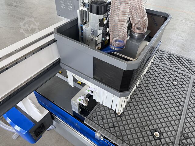 Bearbeitungszentrum DMA MACHINERY-ROUTERS EXPRESS1326-ATC