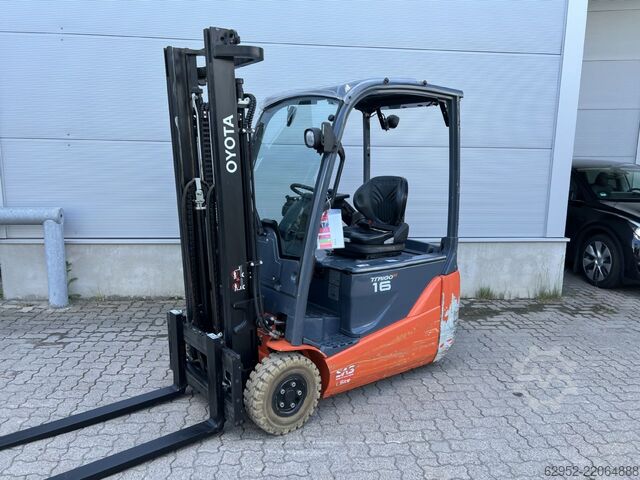 Manuaalne virnastaja Toyota 8 FBE 16 T / 250 Std.!