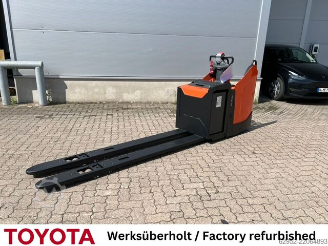Porta-paletes manual Toyota LPE 250 / Akku überh.!